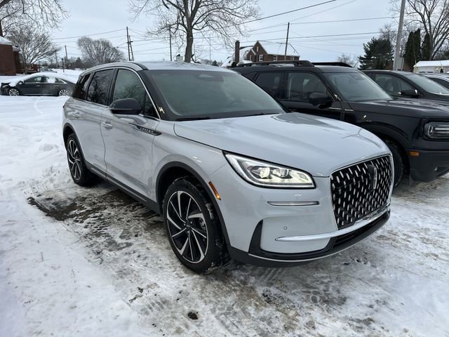 Used 2025 Lincoln Corsair Reserve image 11