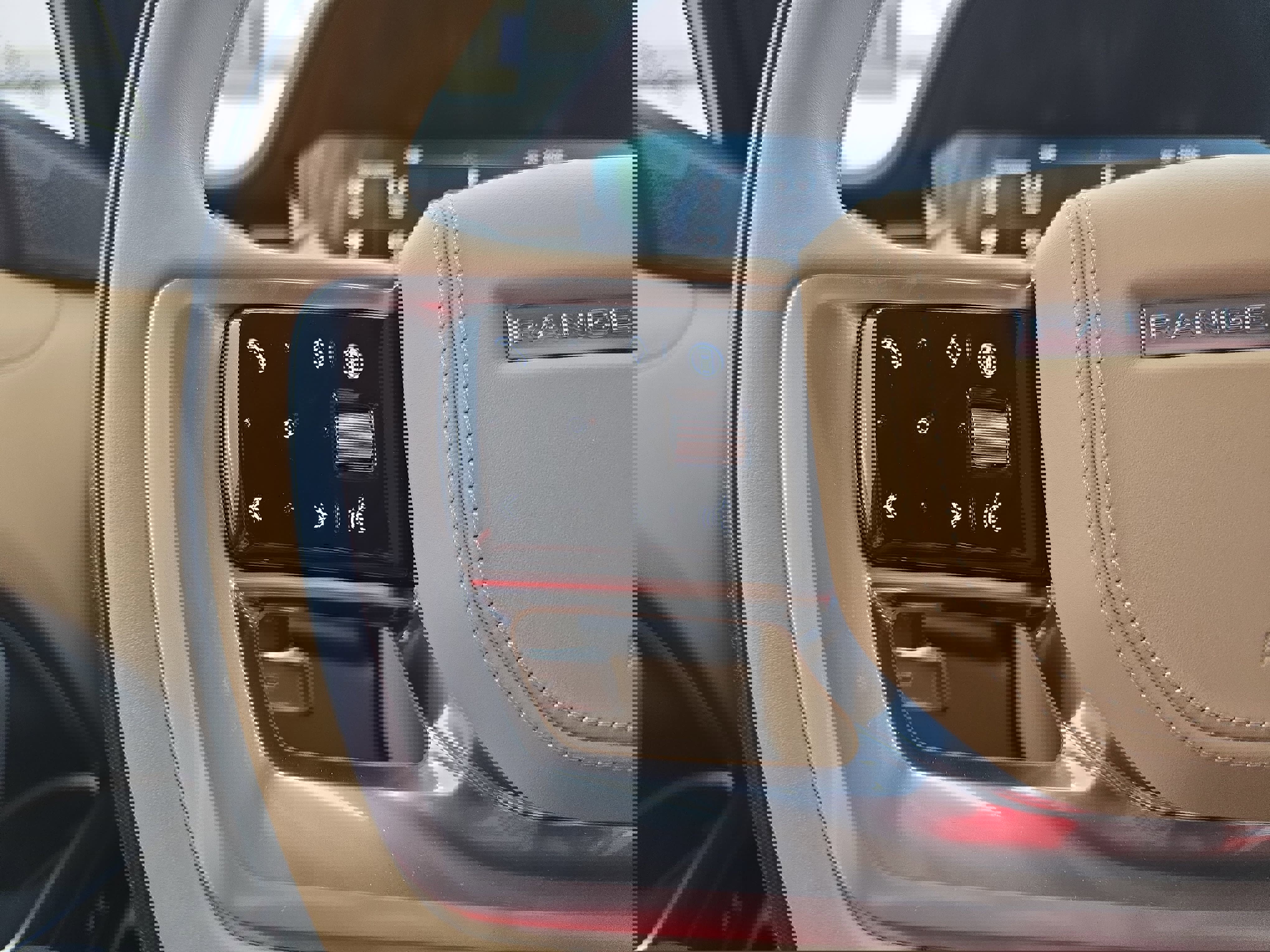 Certified 2025 Land Rover Range Rover Long Wheelbase Autobiography image 17