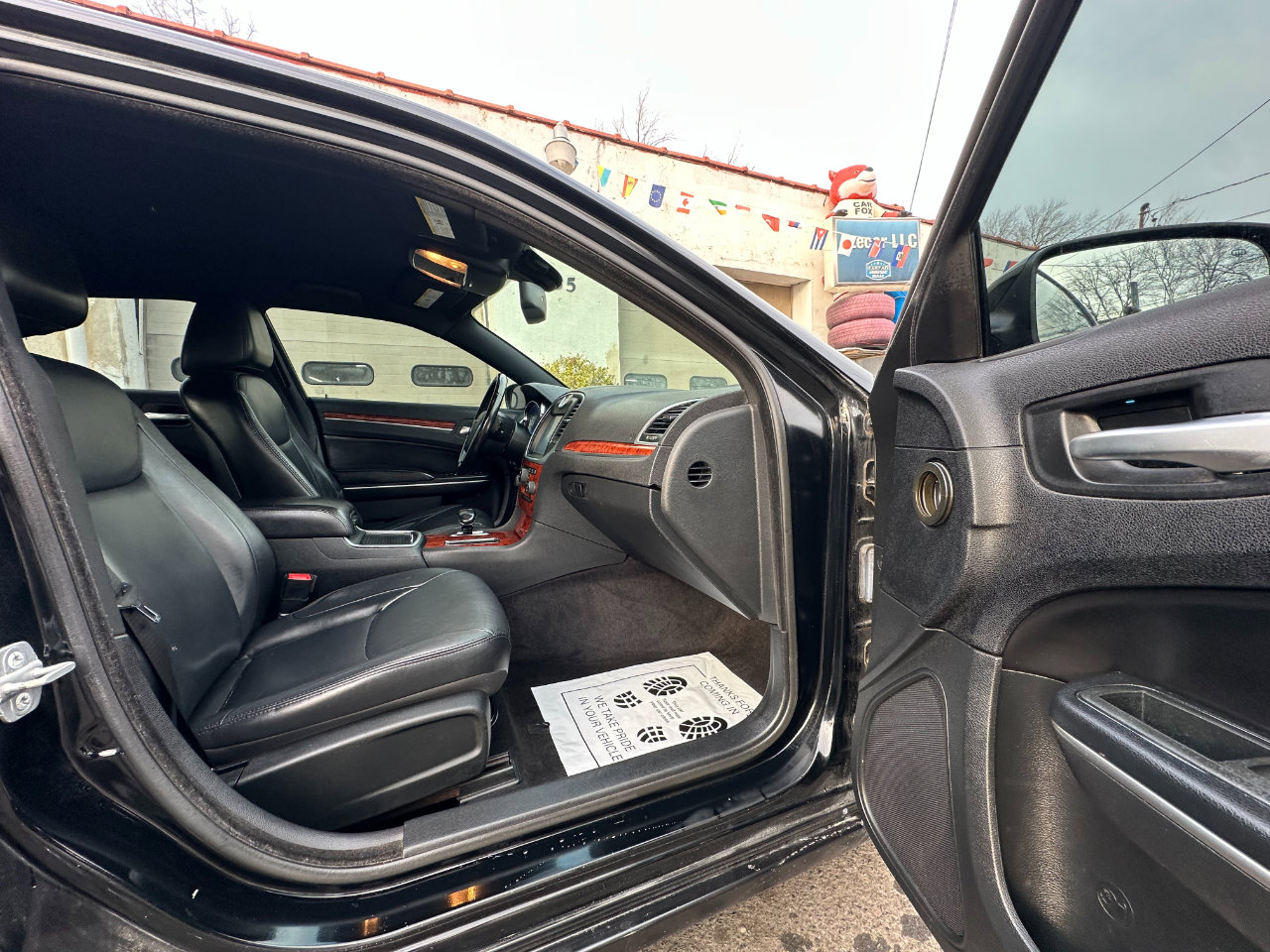 Used 2014 Chrysler 300 RWD image 41