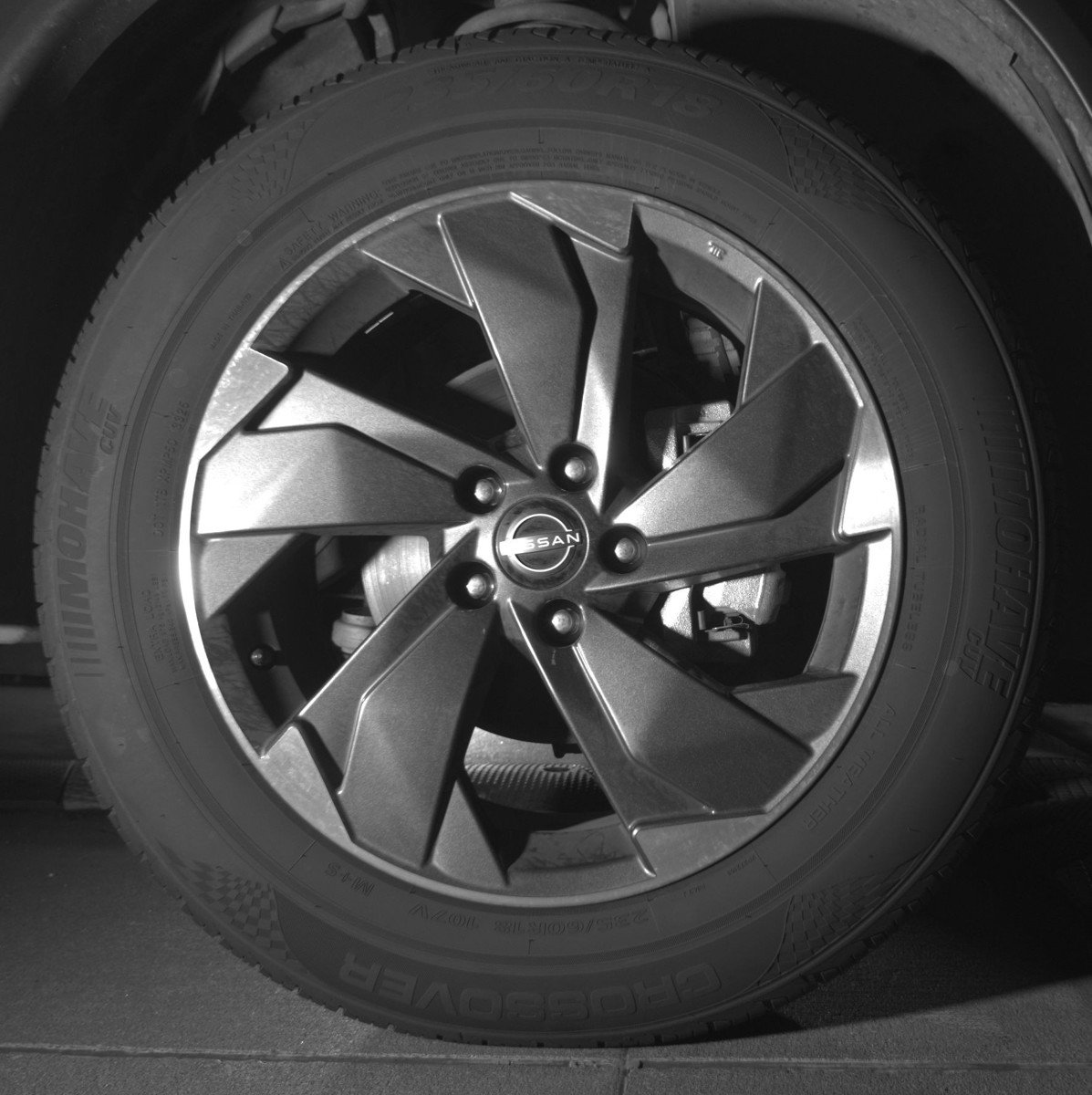 Used 2025 Nissan Rogue SV image 13