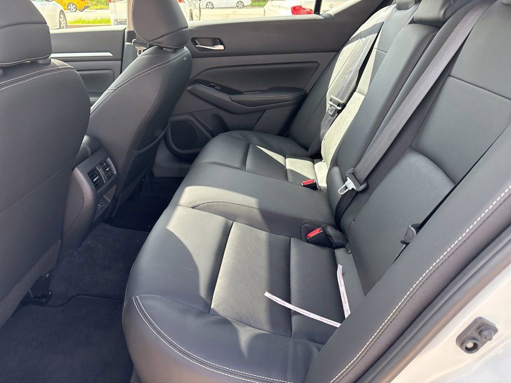 Used 2025 Nissan Altima 2.5 SL FWD image 21