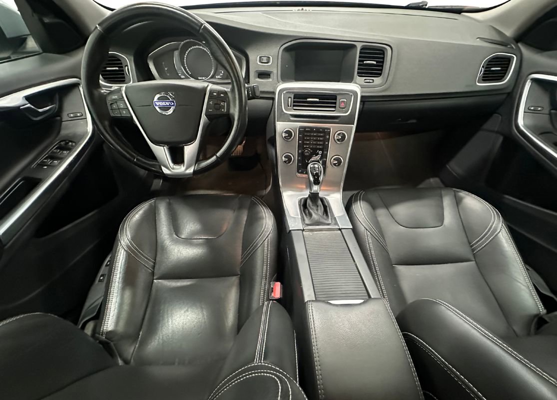 Used 2018 Volvo S60 T5 Dynamic w/ Vision Package image 20