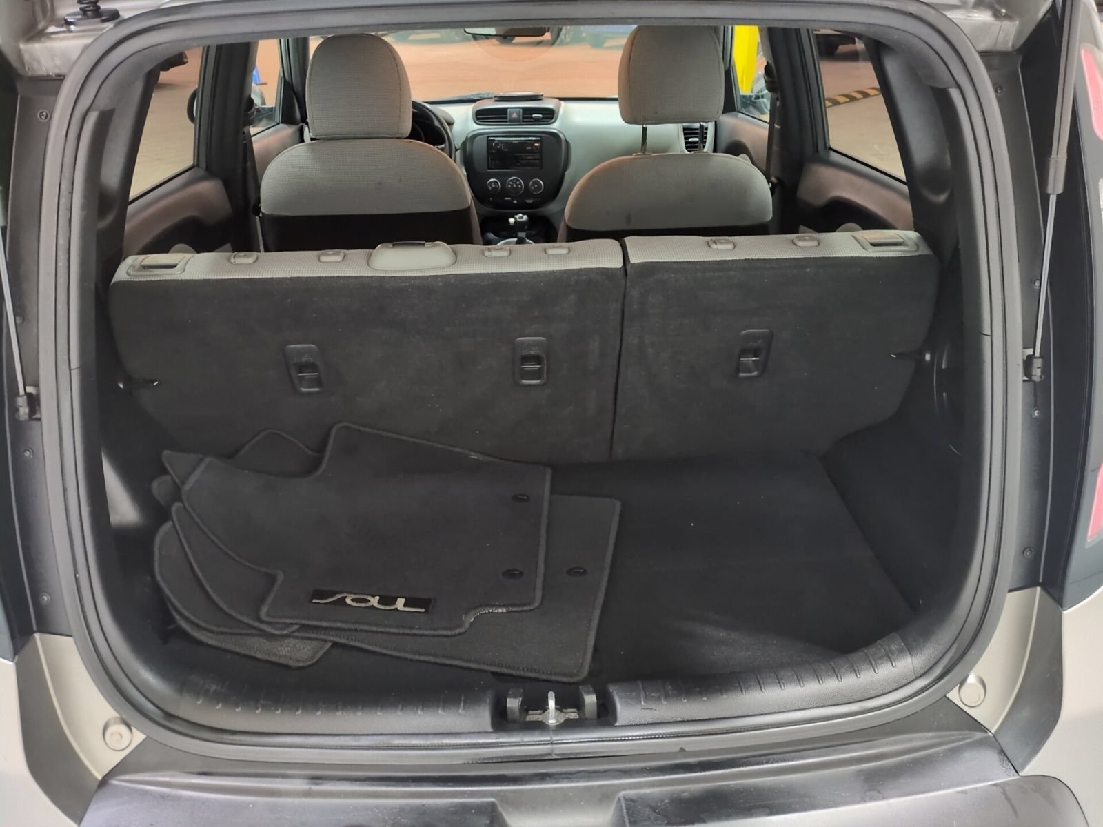 Used 2015 Kia Soul FWD image 12