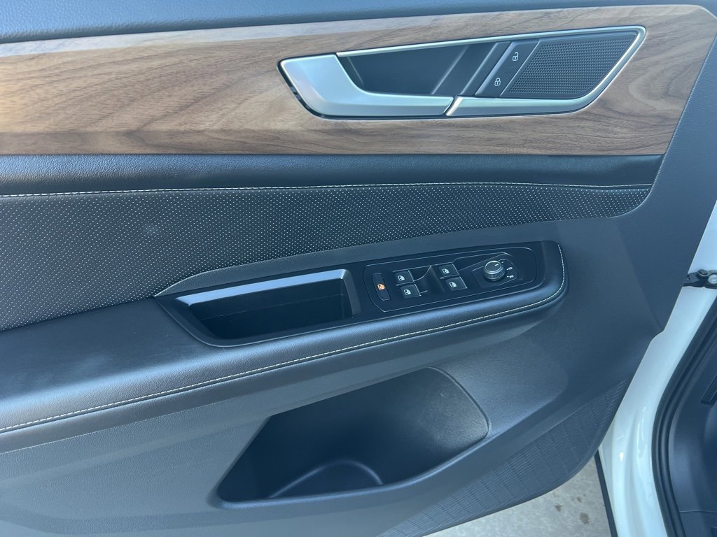 Used 2025 Volkswagen Atlas SE image 13