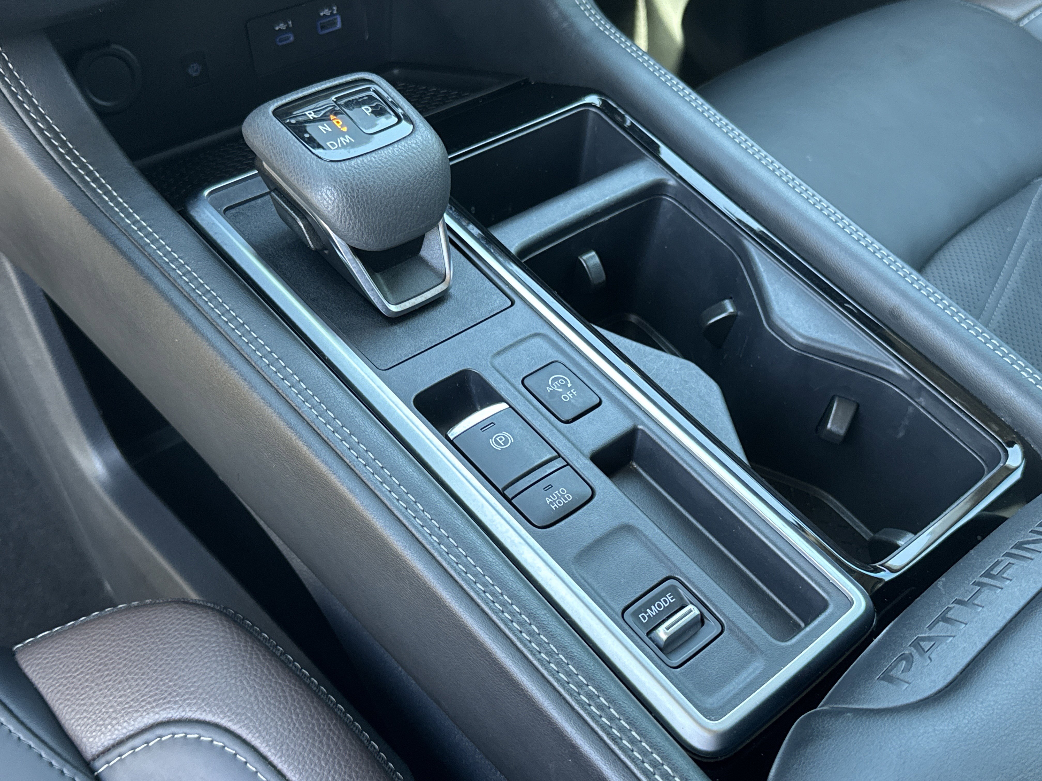 Used 2023 Nissan Pathfinder Platinum image 38