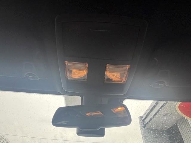 Used 2019 Dodge Challenger SXT w/ Blacktop Package image 17