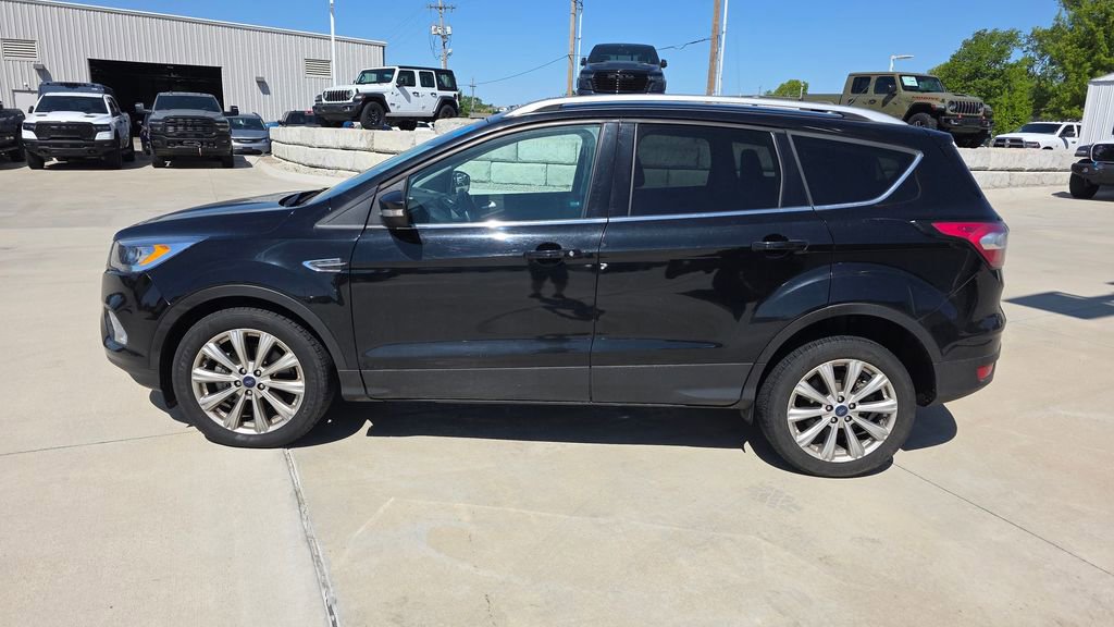 Used 2017 Ford Escape Titanium image 2