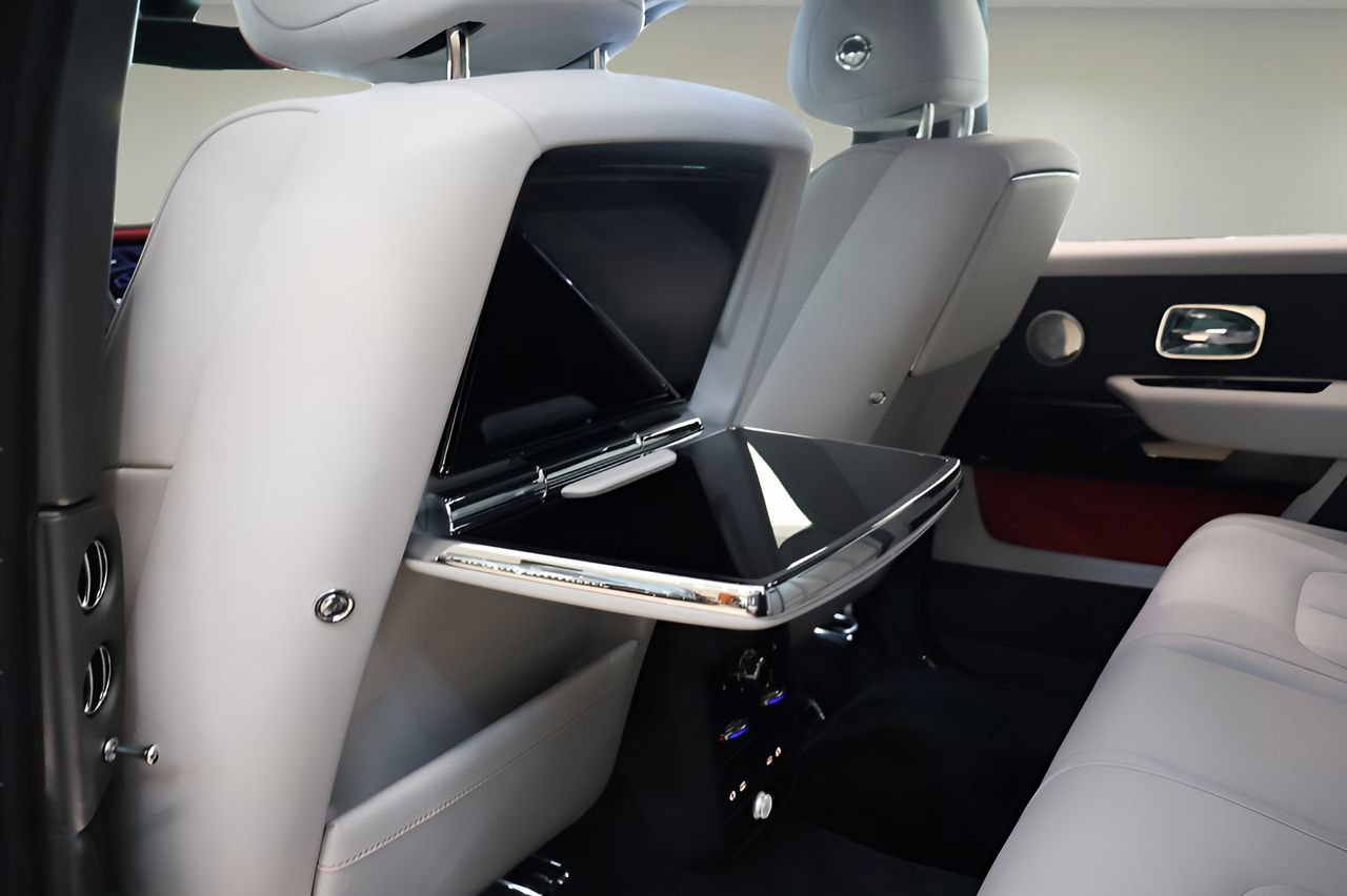 New 2026 Rolls-Royce Cullinan AWD/4WD image 17