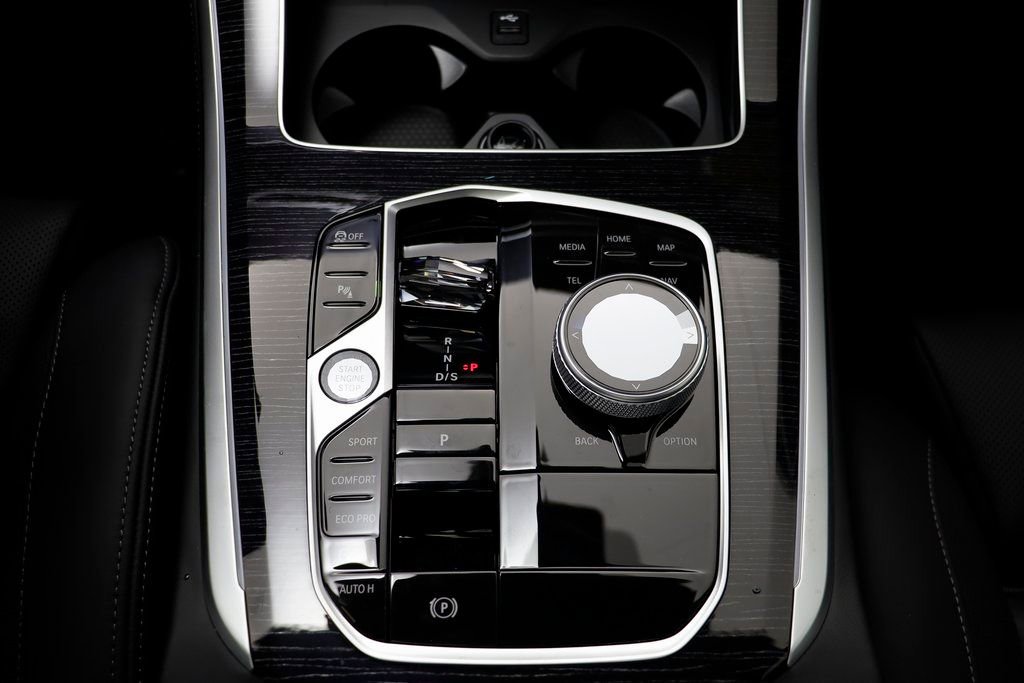 New 2026 BMW X5 xDrive40i w/ Executive Package image 12