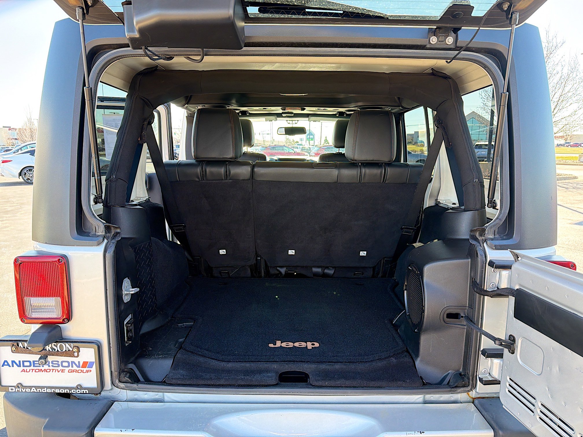 Used 2011 Jeep Wrangler 70th Anniversary w/ Connectivity Group image 7