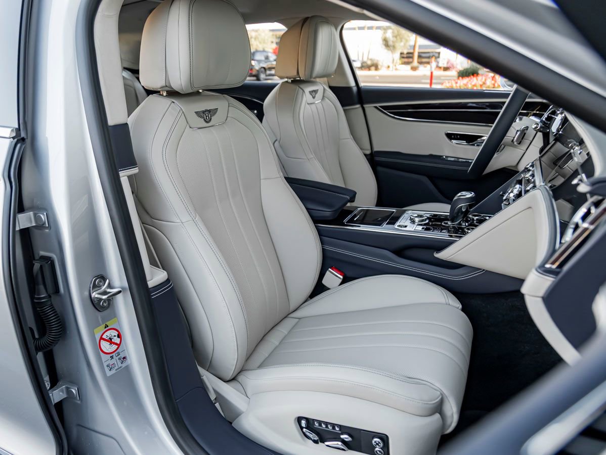 Used 2026 Bentley Flying Spur Plug-In Hybrid AWD/4WD image 32