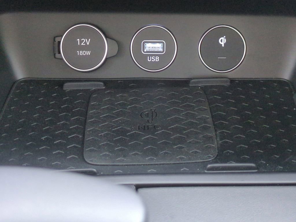 Used 2025 Genesis G70 3.3T Advanced w/ Sport Prestige Package image 23