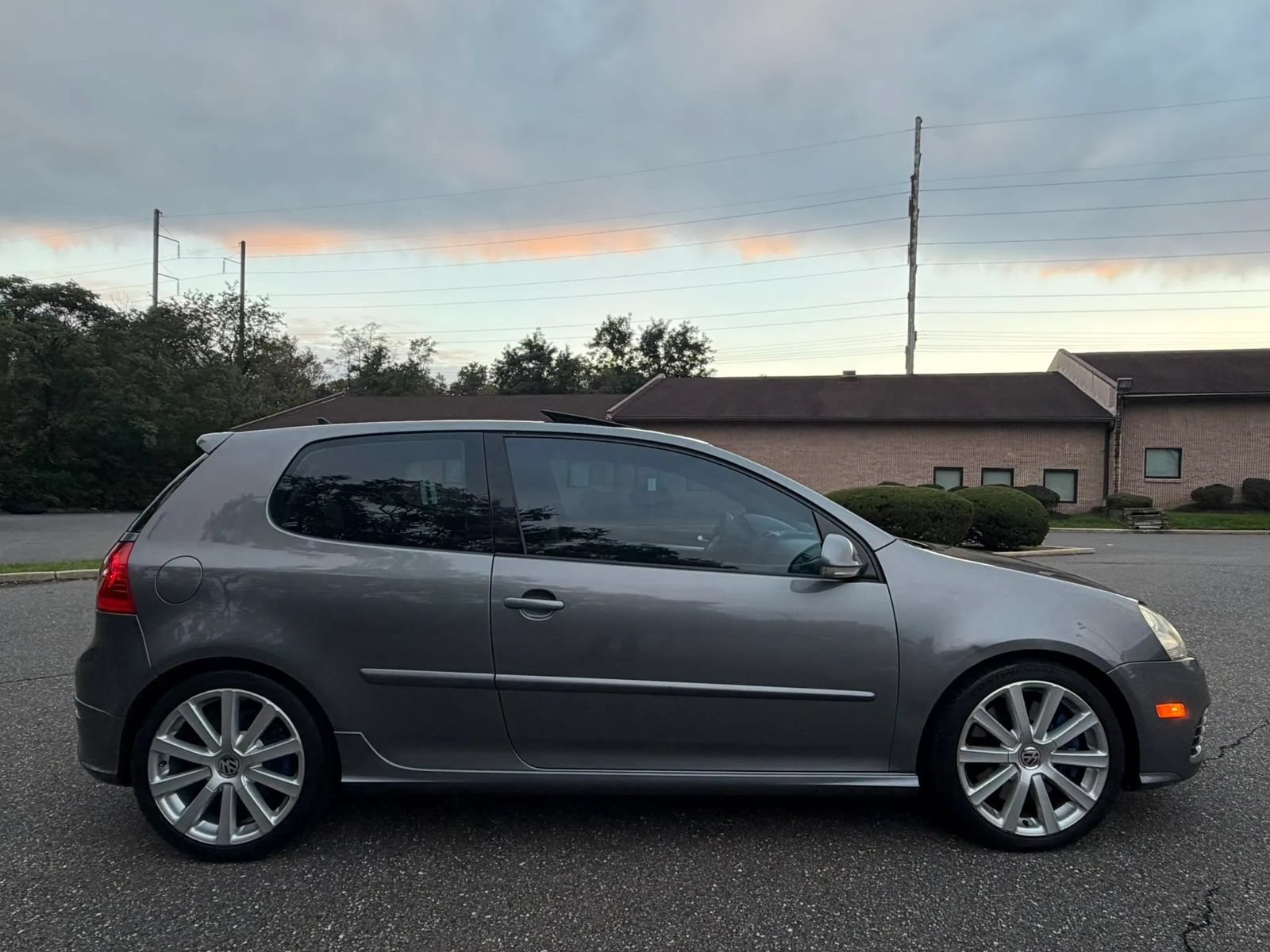 Used 2008 Volkswagen R32 AWD/4WD image 5