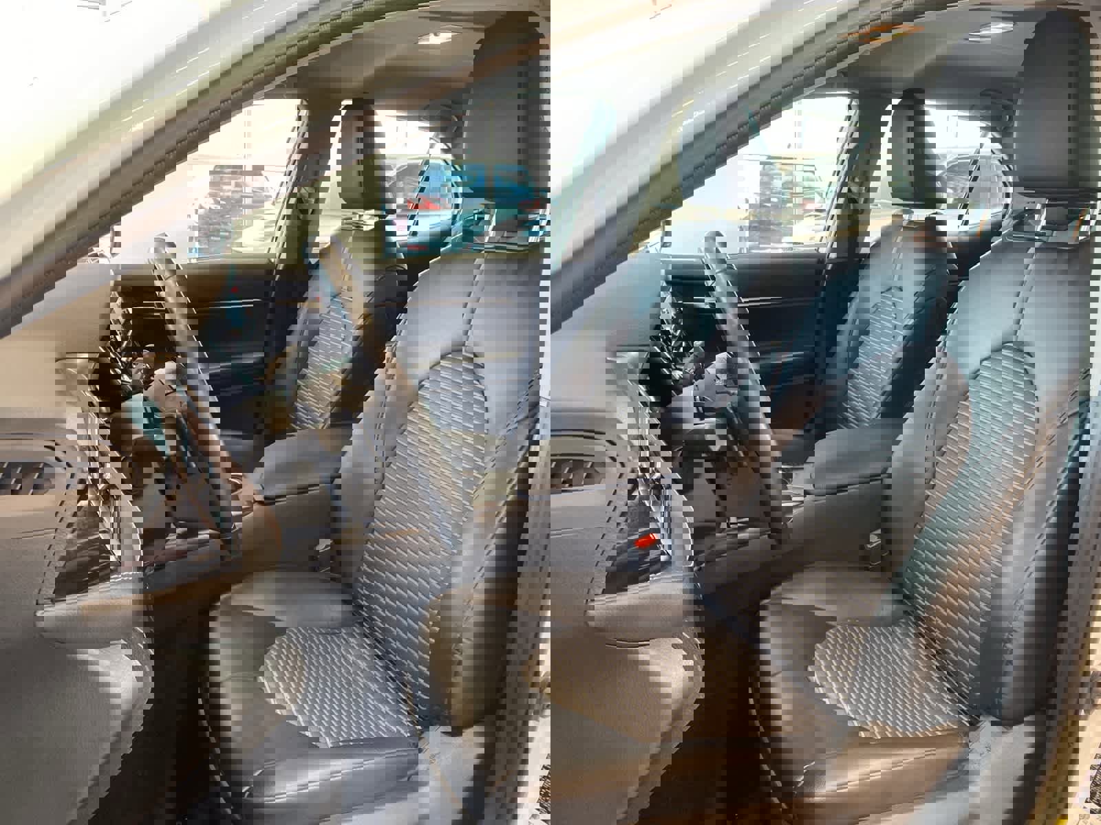 Used 2024 Toyota Camry SE image 10