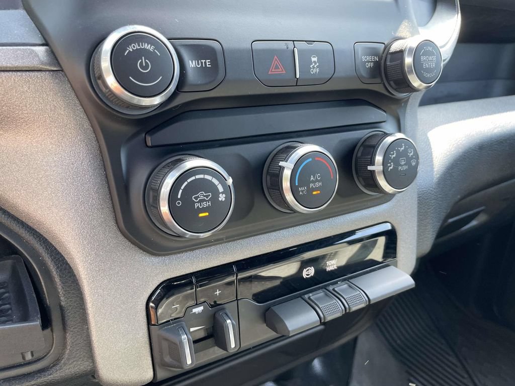 Used 2024 RAM 3500 Tradesman w/ Chrome Appearance Group AWD/4WD image 25