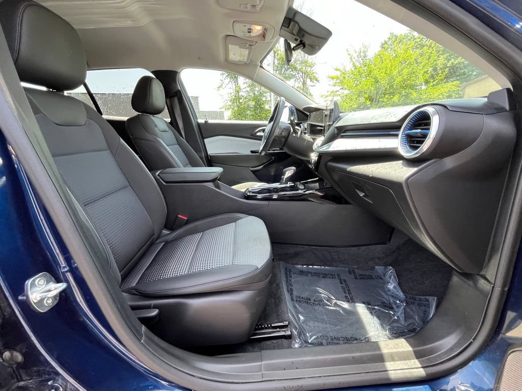 Certified 2024 Chevrolet Trax LT w/ LT Convenience Package FWD image 22