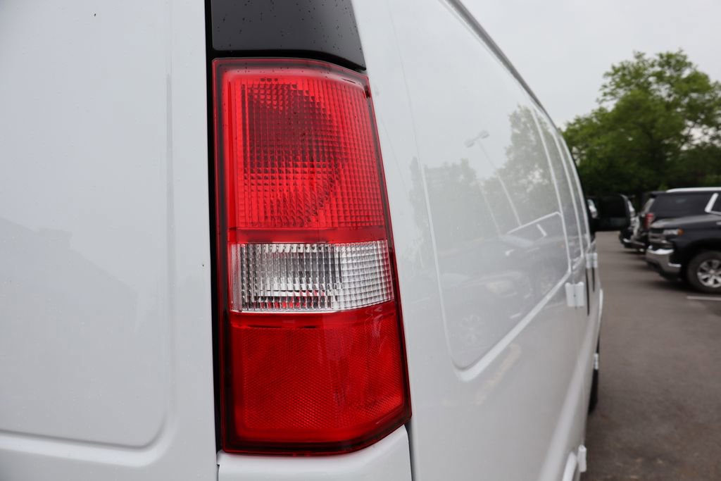 New 2025 Chevrolet Express 2500 w/ Driver Convenience Package image 30
