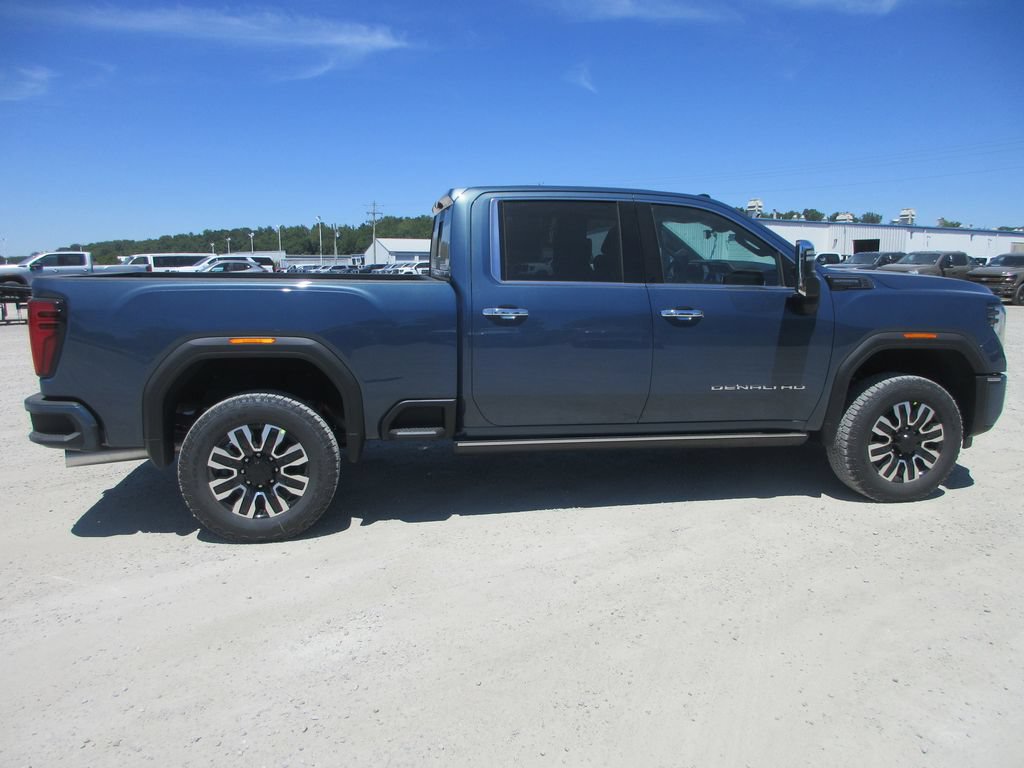 New 2026 GMC Sierra 2500 Denali Ultimate AWD/4WD image 3