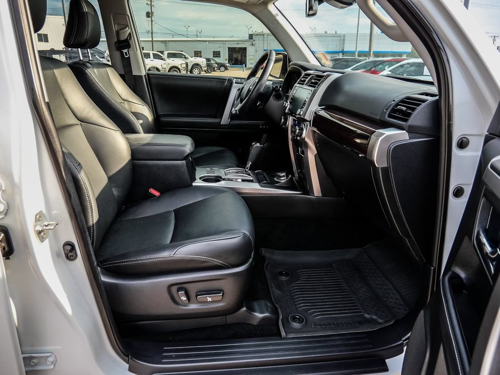 Used 2024 Toyota 4Runner Limited AWD/4WD image 18