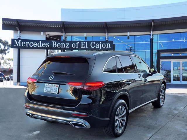 Used 2025 Mercedes-Benz GLC 300 image 3