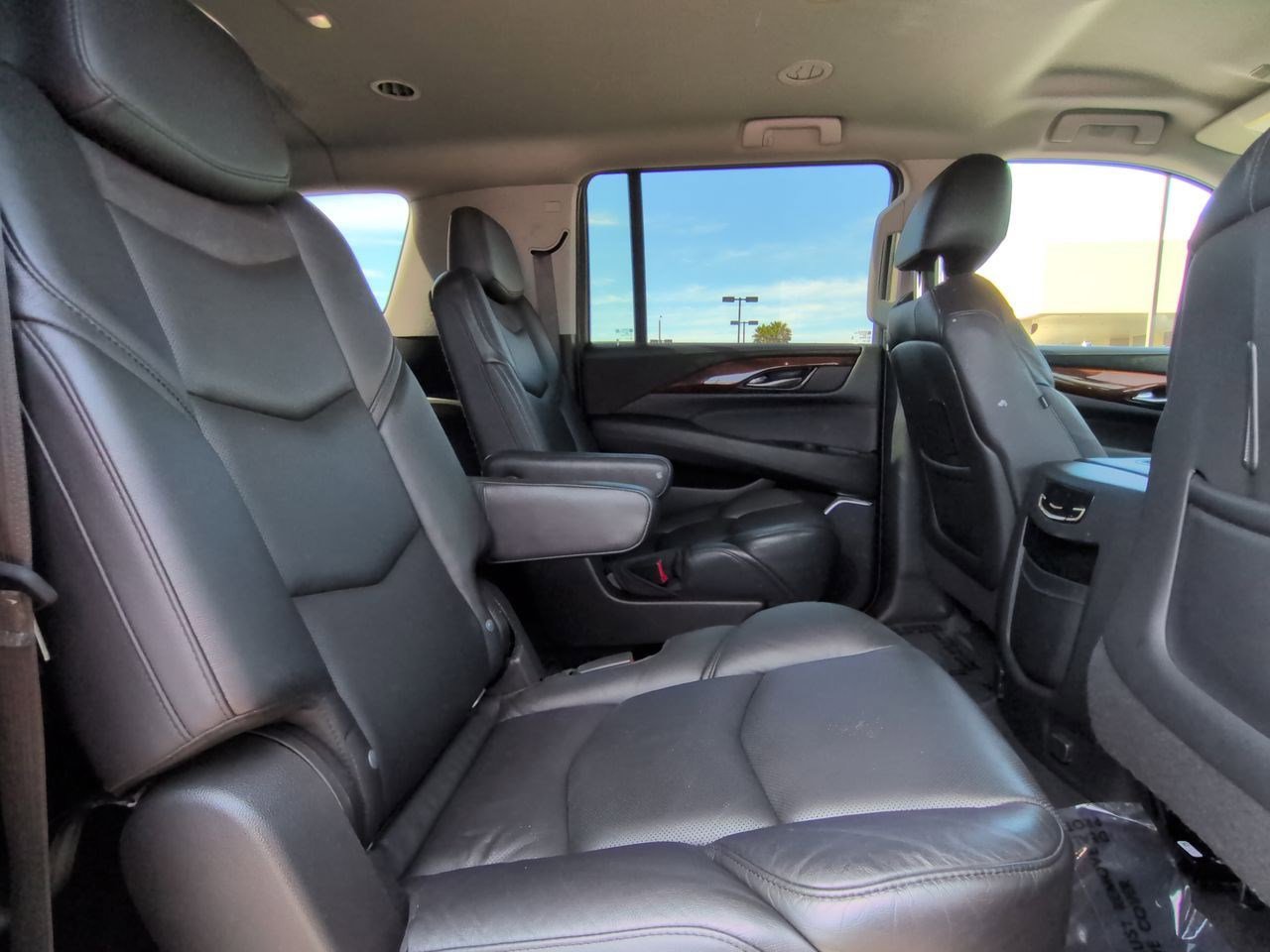 Used 2020 Cadillac Escalade ESV 2WD image 24