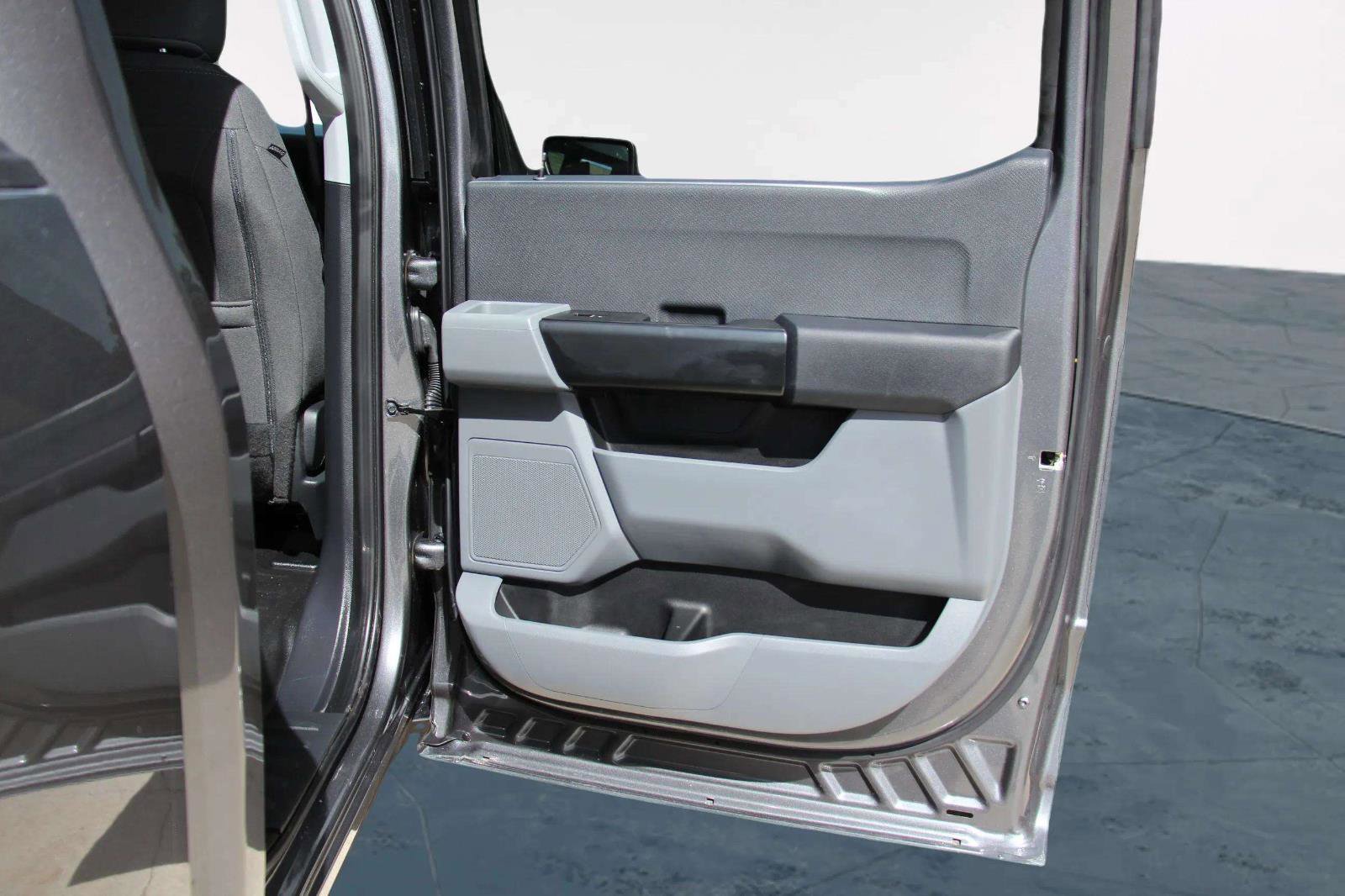 Used 2025 Ford F150 XL w/ Equipment Group 104A Hybrid image 27