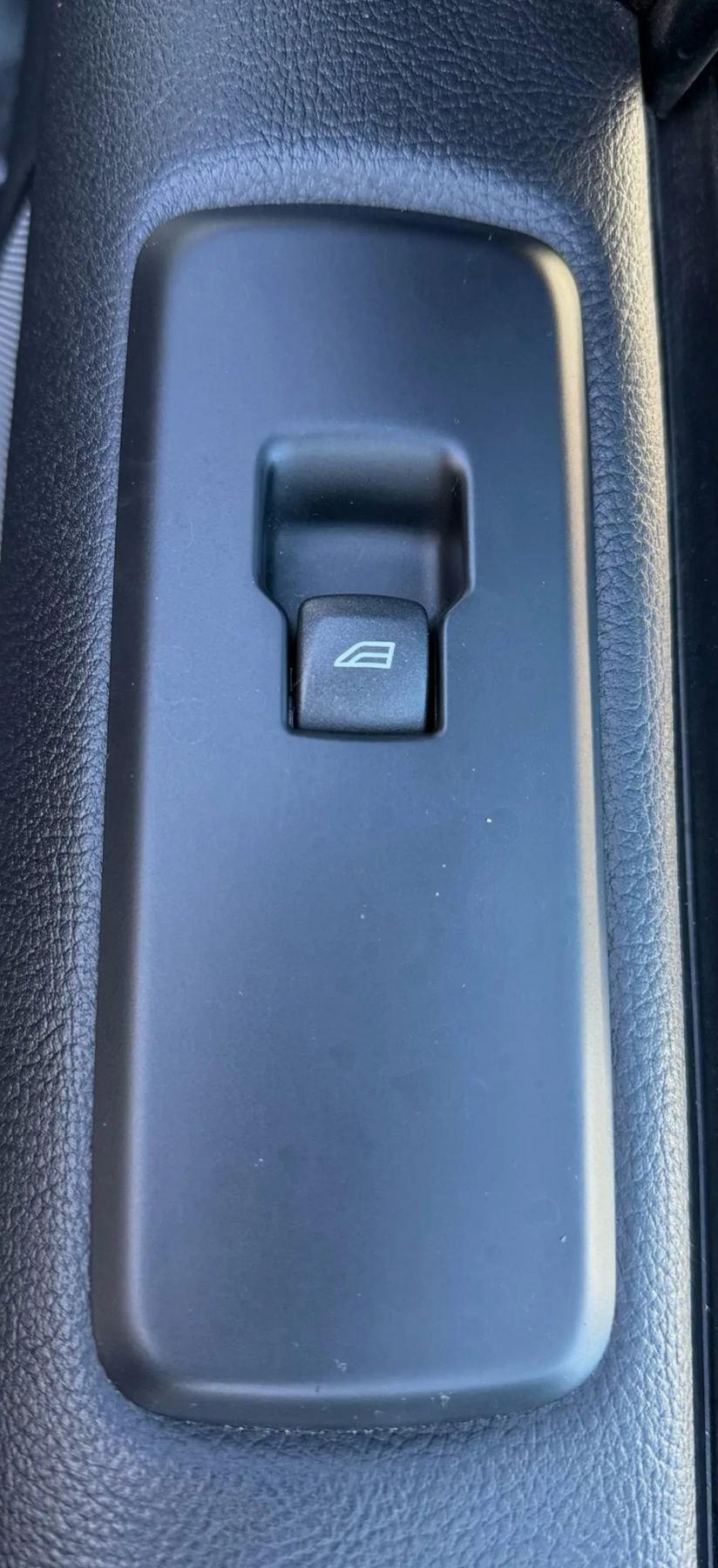 Used 2011 Land Rover LR4 HSE image 39