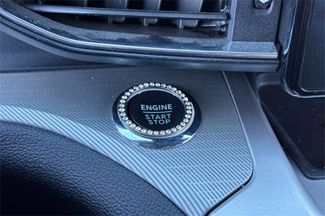 Used 2022 Ford Explorer XLT w/ Equipment Group 202A image 34