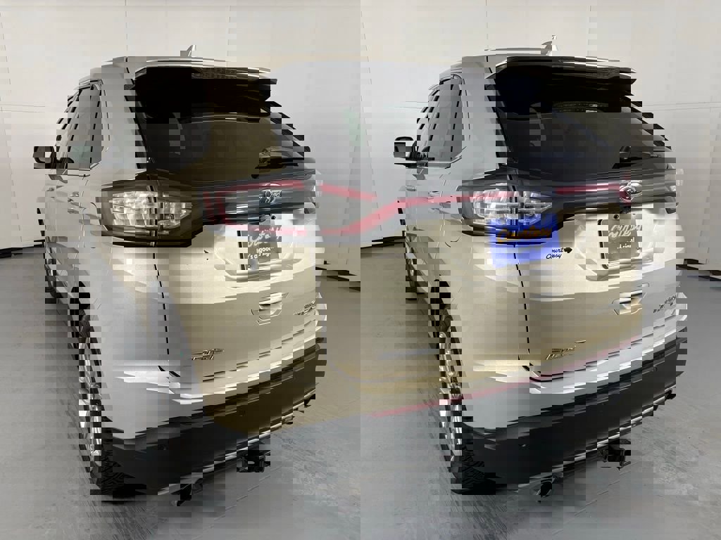 Used 2017 Ford Edge Titanium w/ Equipment Group 301A image 6