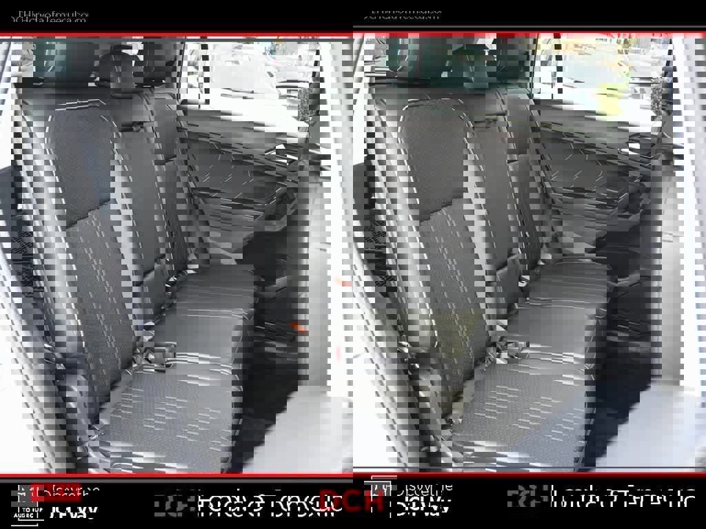 Used 2024 Volkswagen Tiguan SE image 20