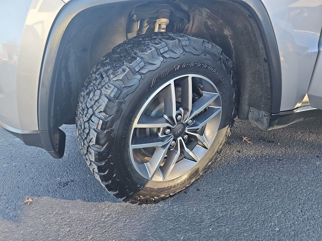 Used 2021 Jeep Grand Cherokee Limited image 31