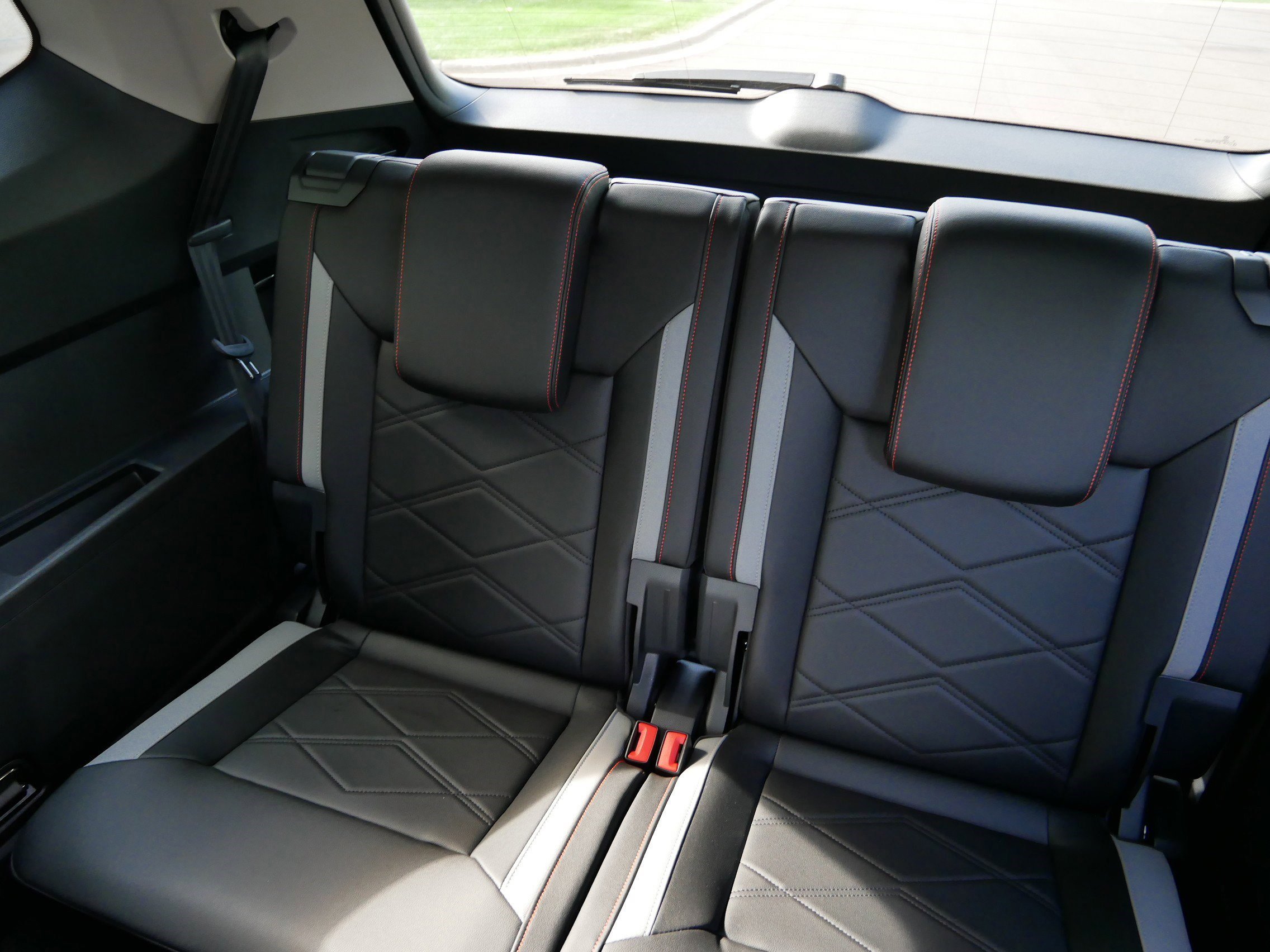 New 2026 Volkswagen Atlas Peak Edition image 9