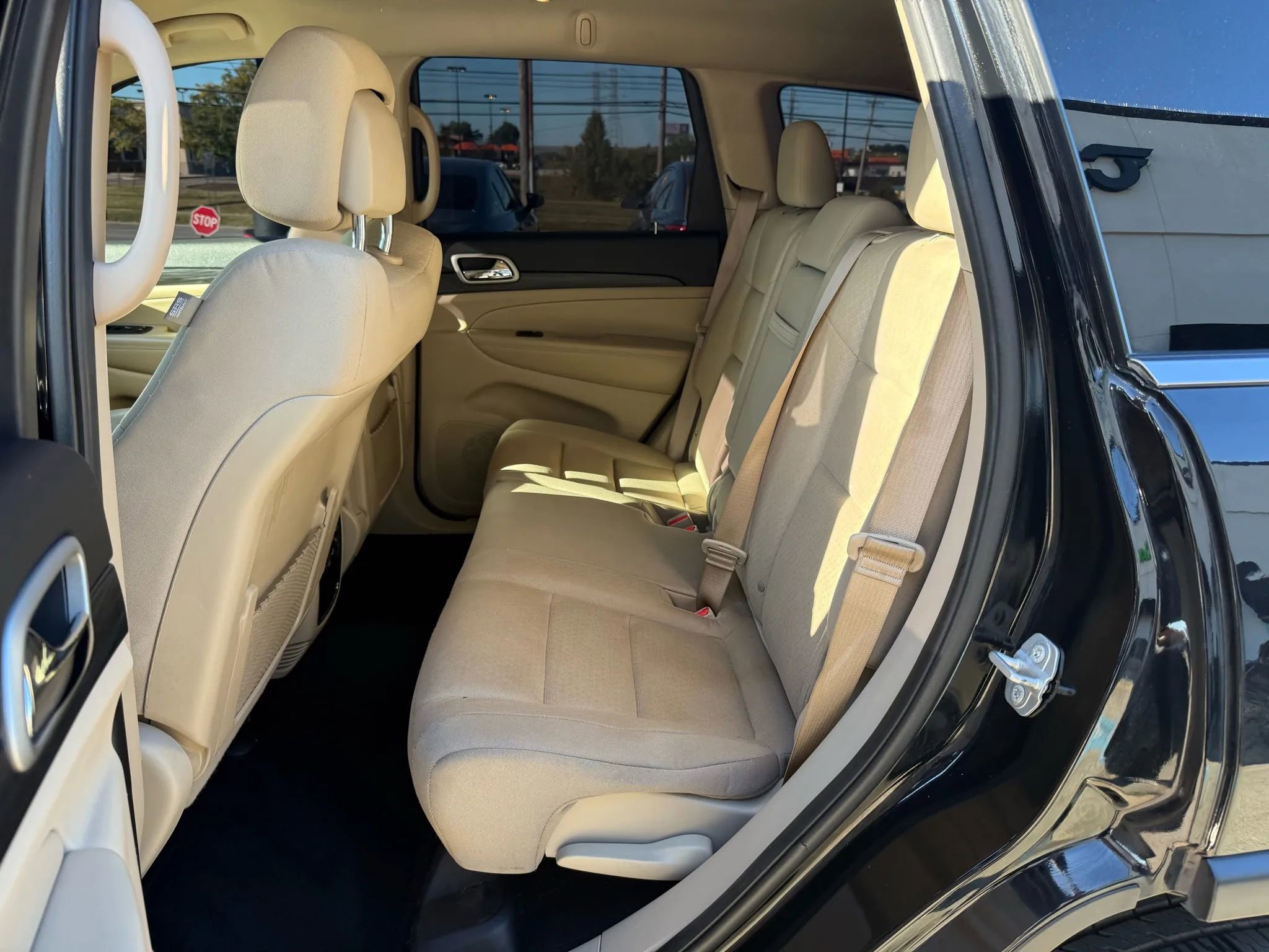 Used 2021 Jeep Grand Cherokee Laredo image 22