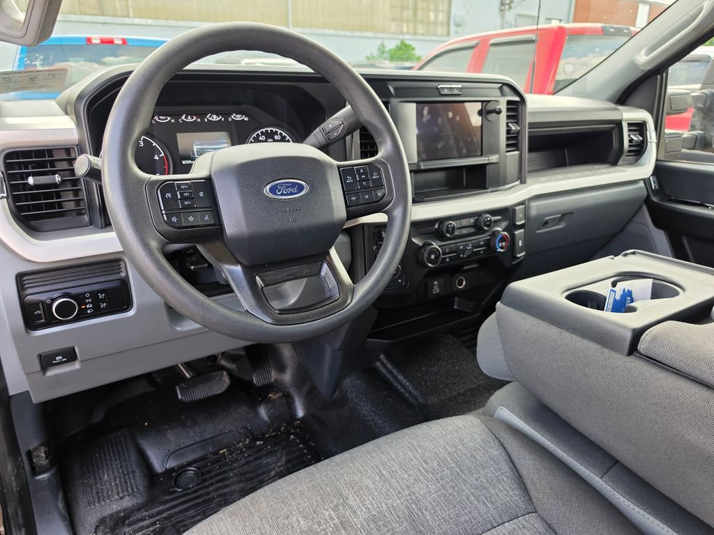 Used 2025 Ford F350 XL AWD/4WD image 4