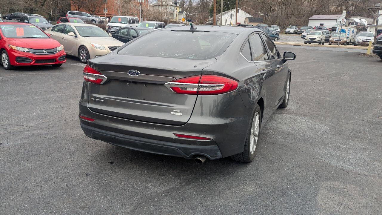 Used 2020 Ford Fusion SE image 12