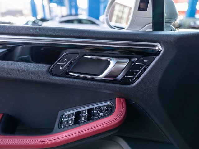 New 2026 Porsche Macan image 41