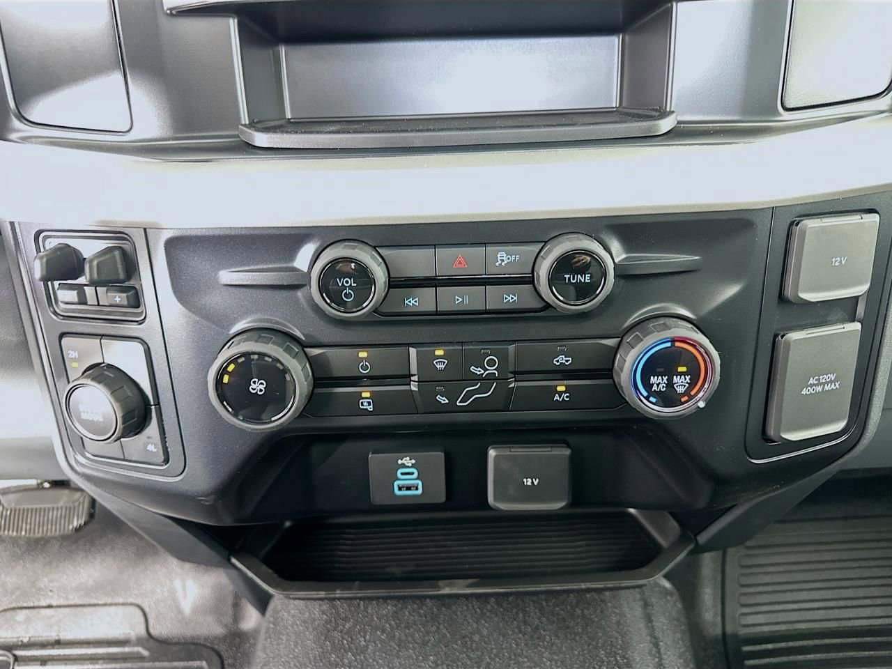 New 2026 Ford F550 4x4 Regular Cab Super Duty image 17