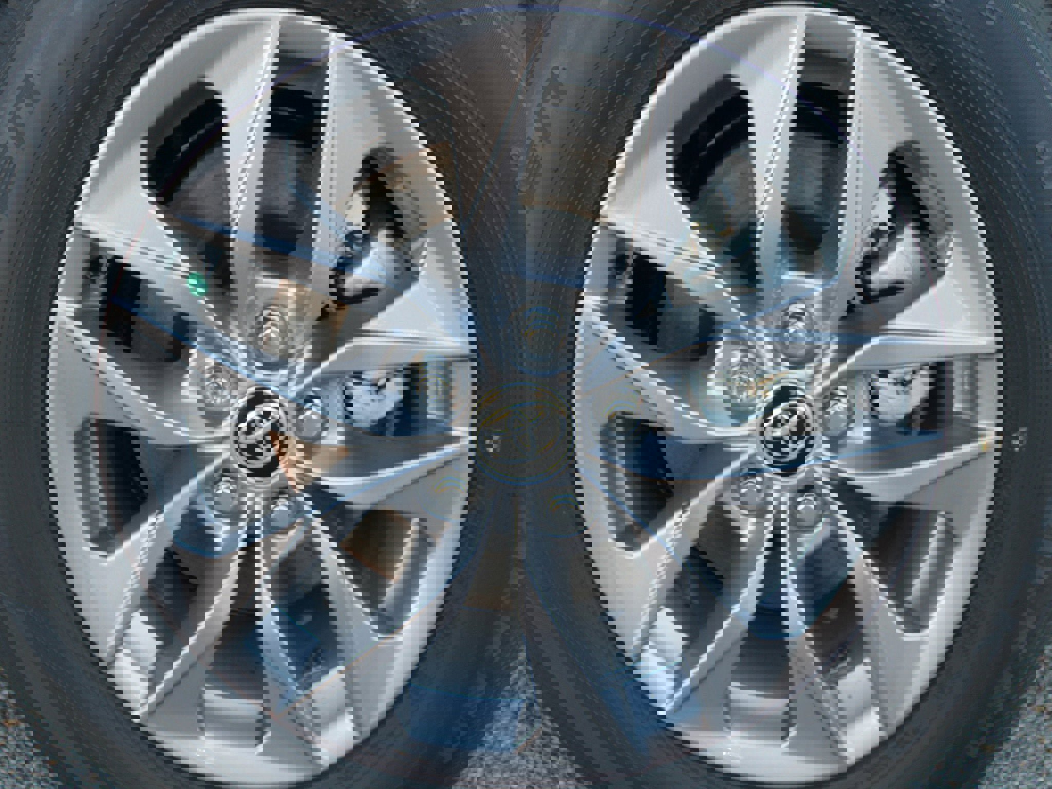 Used 2025 Toyota Sienna LE image 29