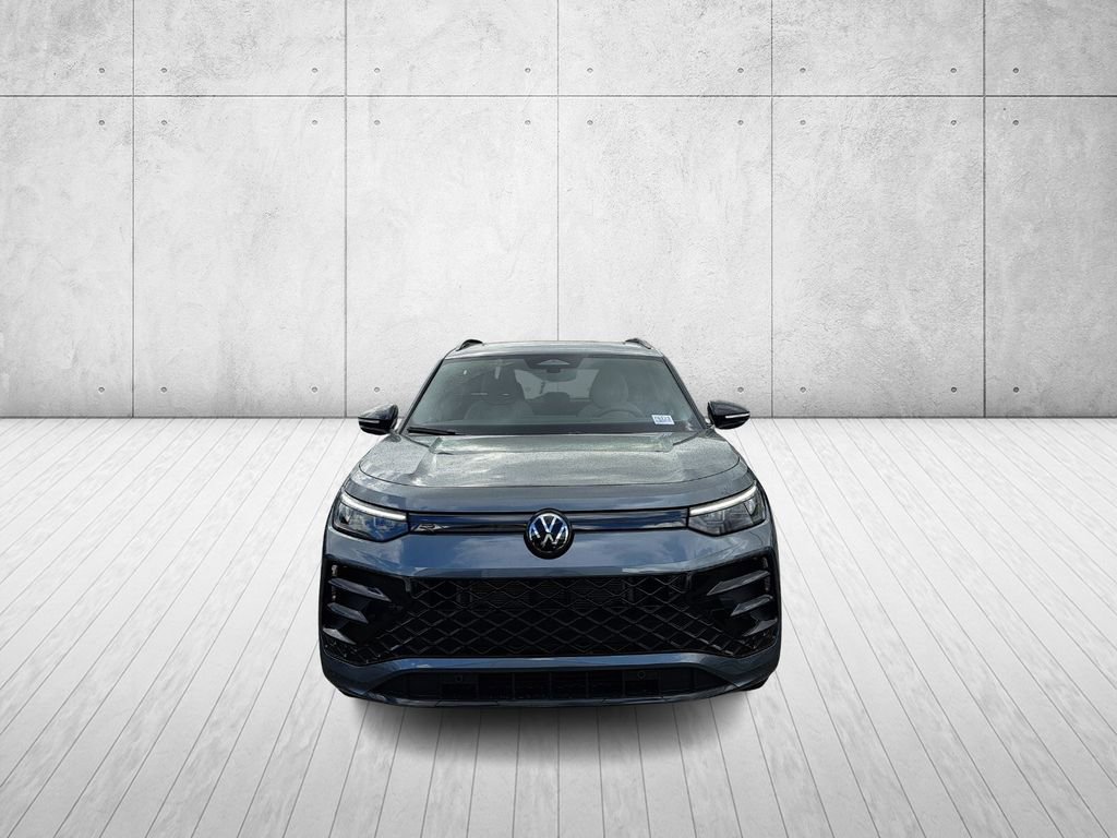New 2026 Volkswagen Tiguan SE R-Line image 2