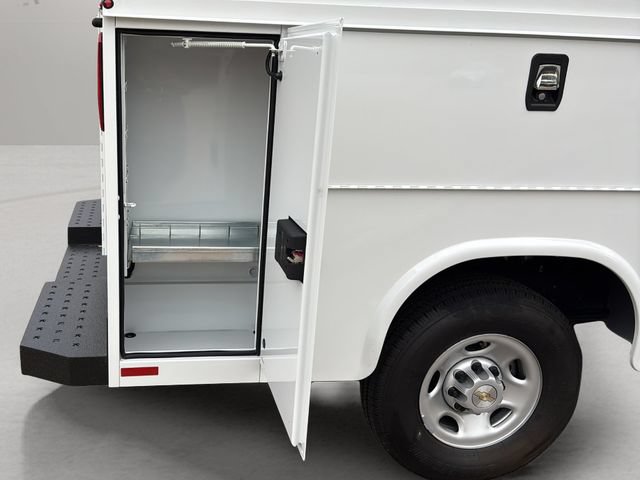 New 2025 Chevrolet Express 3500 w/ Power Convenience Package RWD image 23
