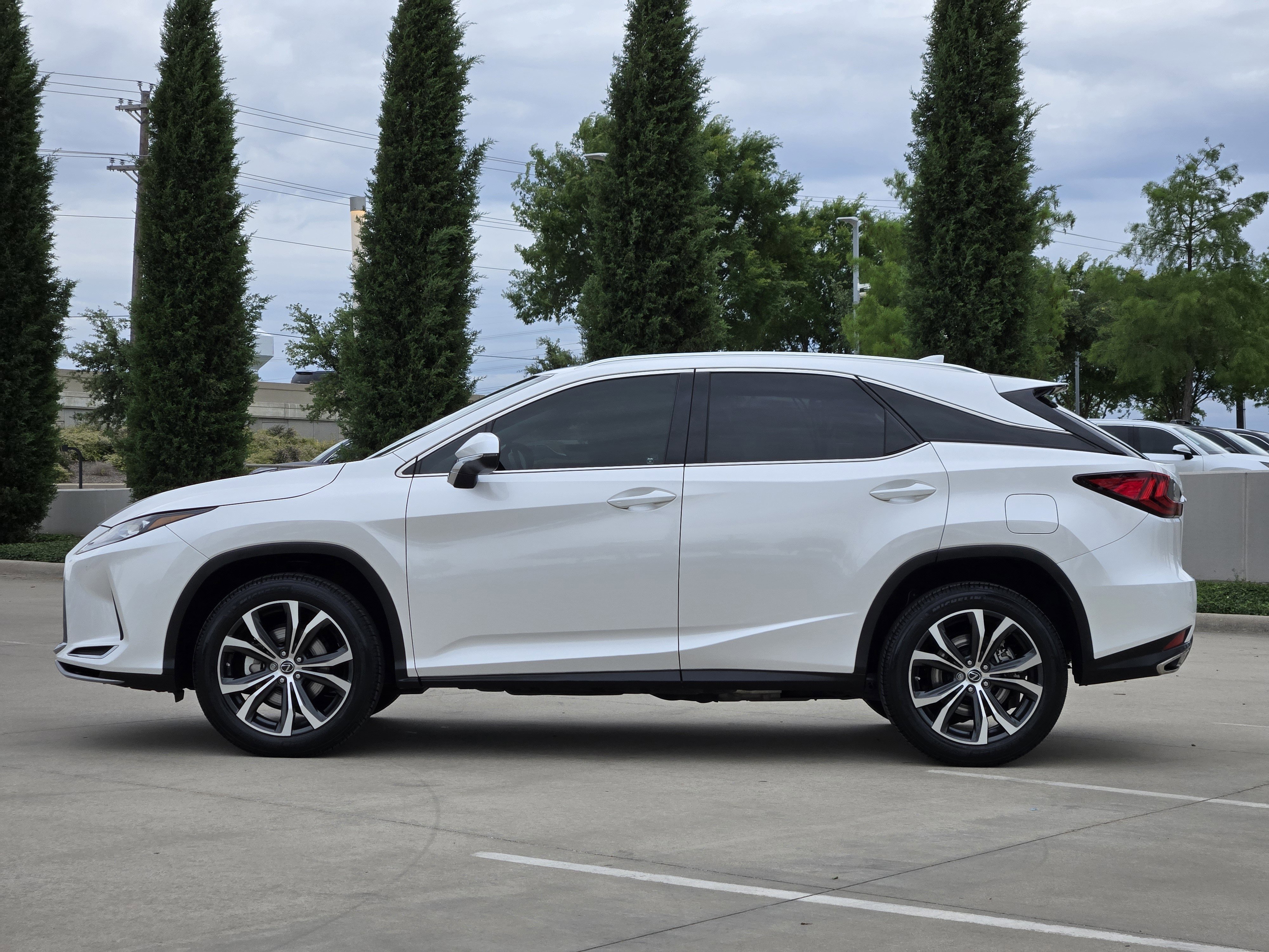 Used 2020 Lexus RX 350 FWD w/ Premium Package image 2
