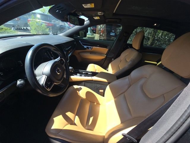 Used 2018 Volvo S90 T5 Momentum FWD image 4