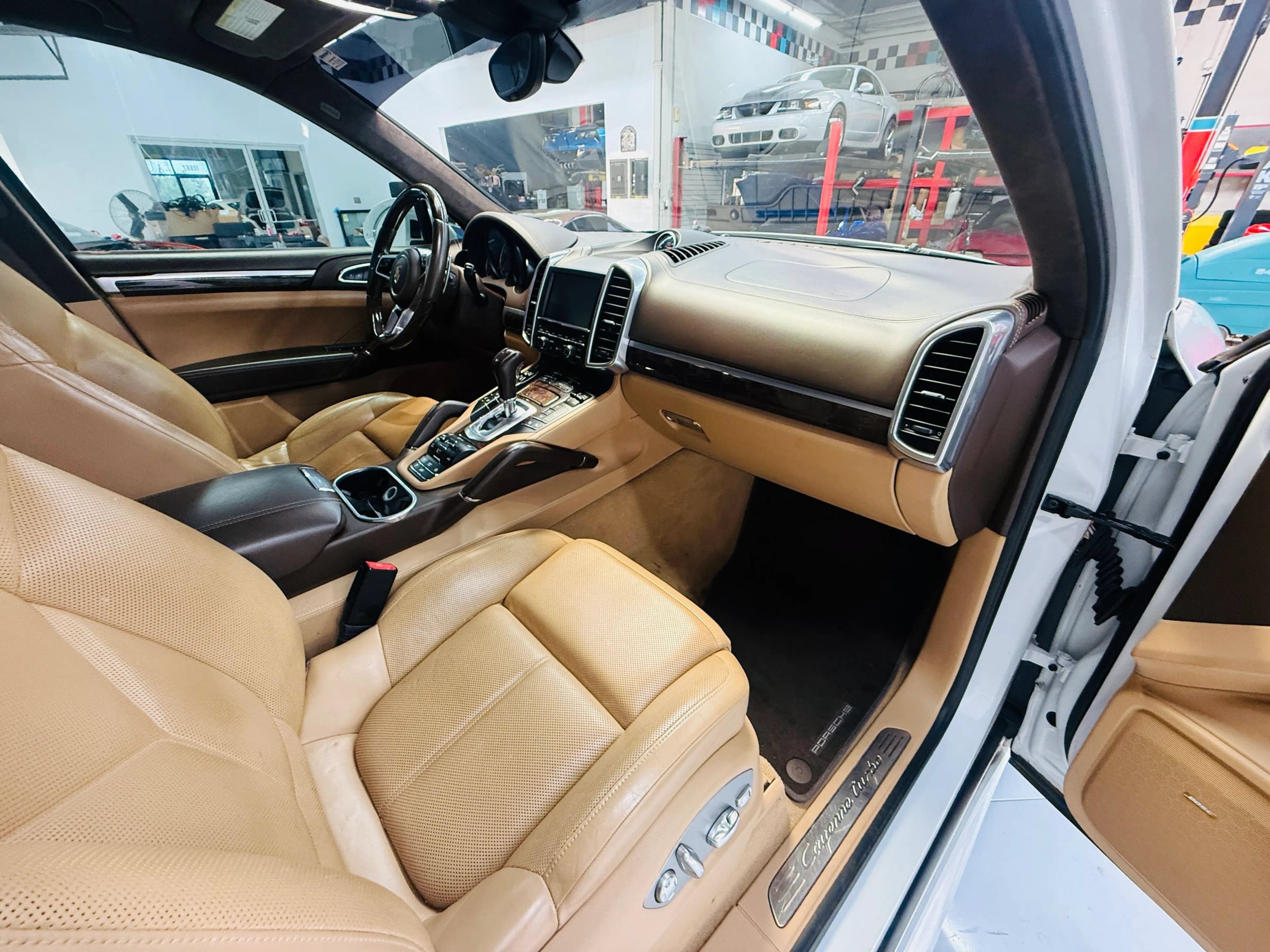 Used 2016 Porsche Cayenne AWD/4WD image 13
