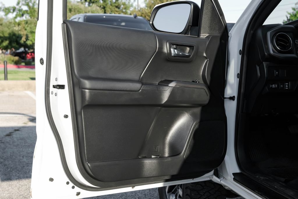 Used 2023 Toyota Tacoma TRD Off-Road image 44