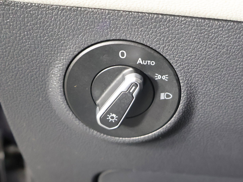 Used 2025 Volkswagen Taos S AWD/4WD image 33