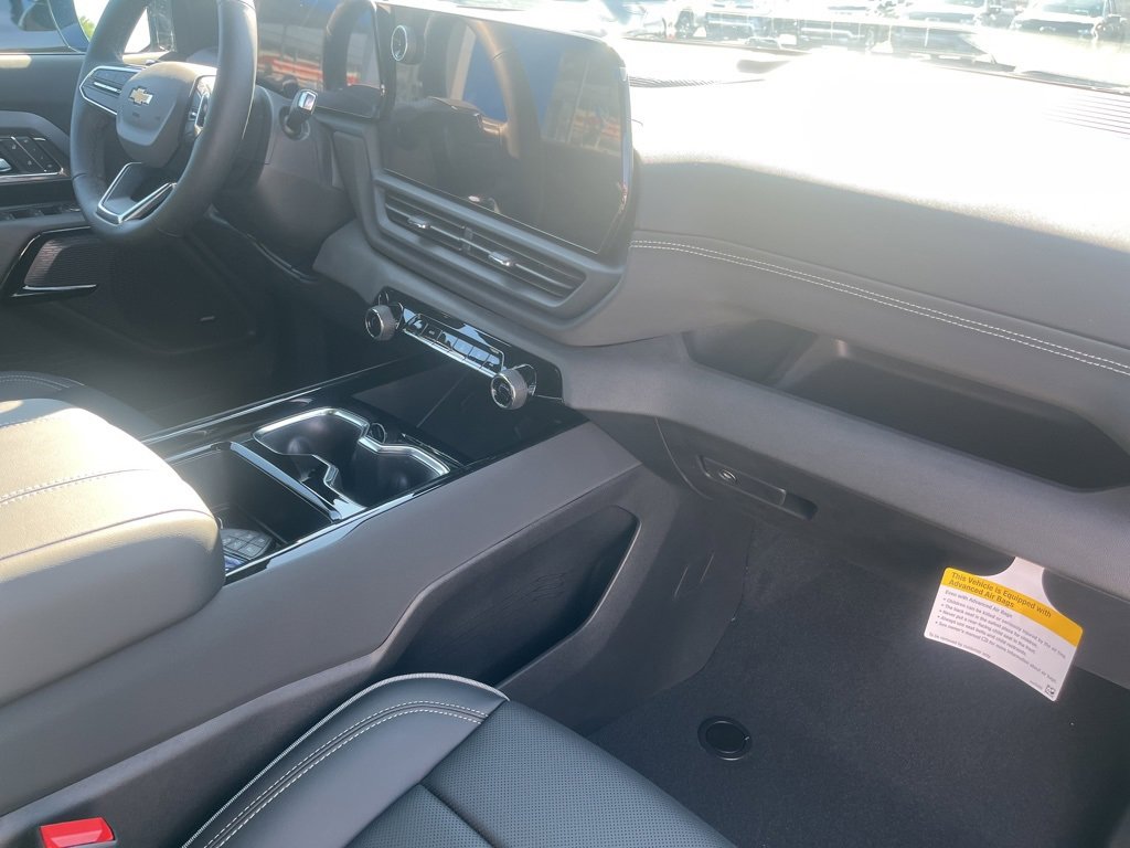 New 2025 Chevrolet Silverado EV LT image 29