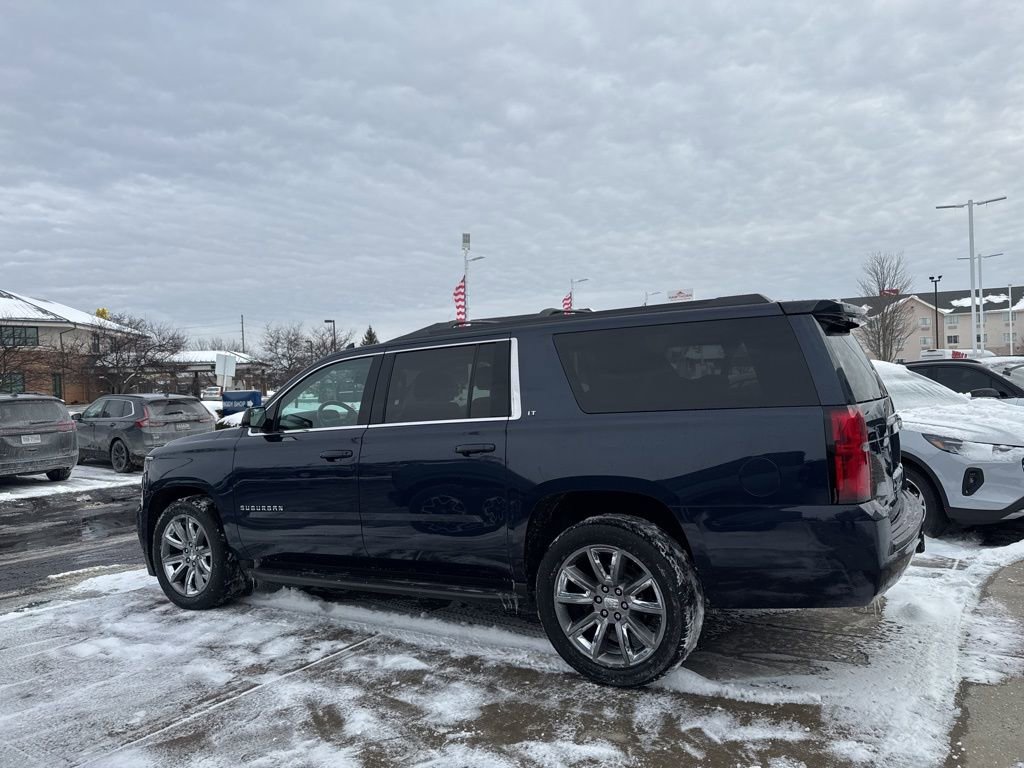 Used 2018 Chevrolet Suburban LT image 5