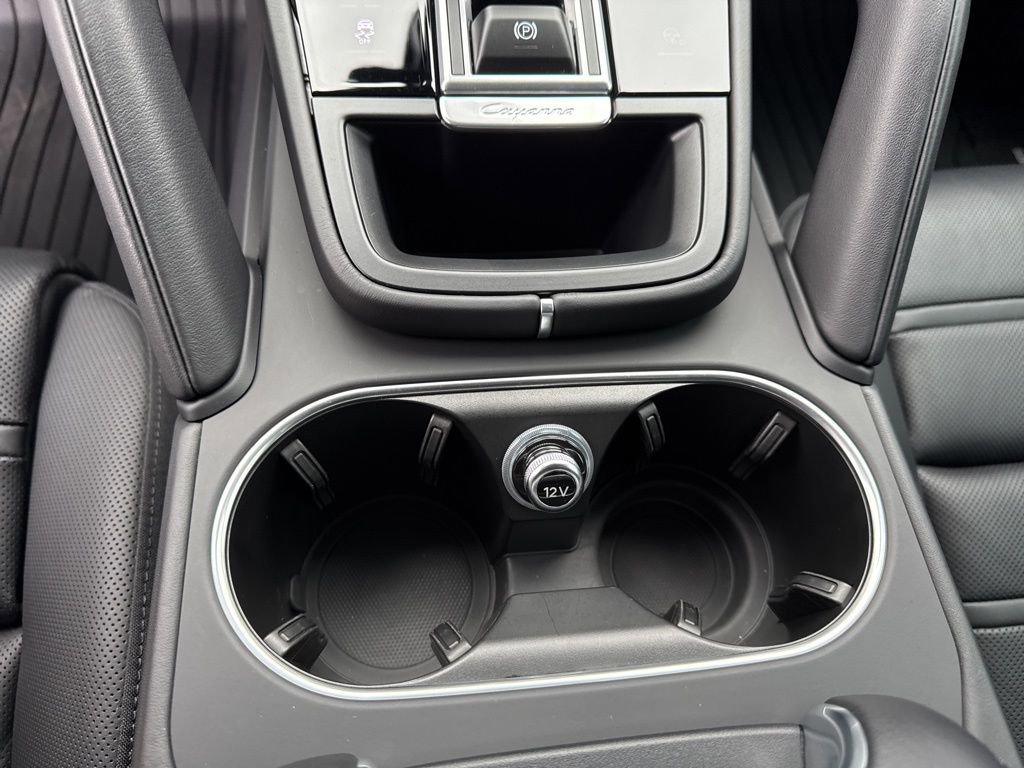 Used 2023 Porsche Cayenne GTS image 29