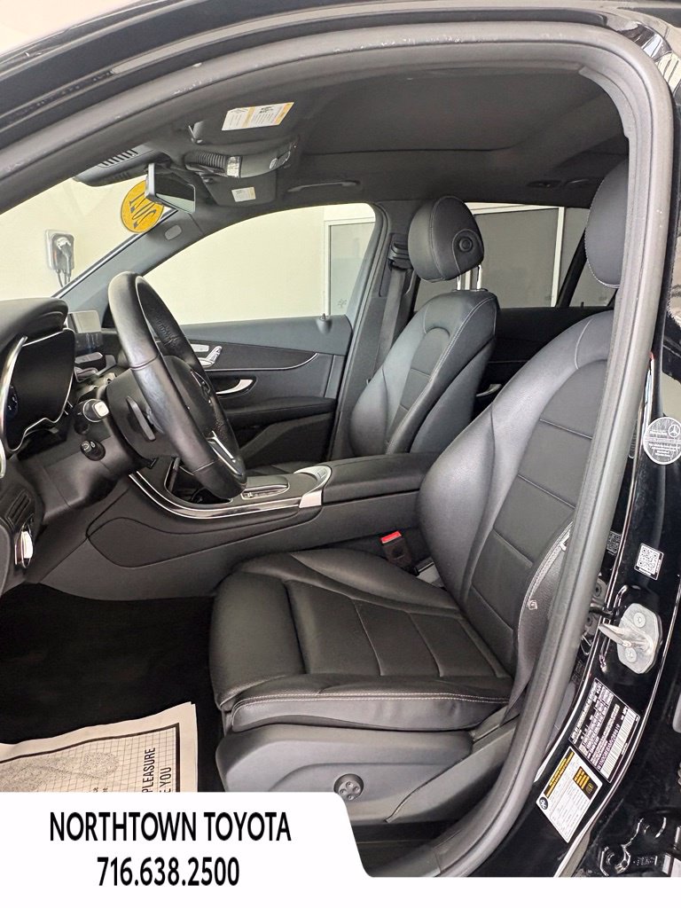 Used 2021 Mercedes-Benz GLC 300 4MATIC image 11
