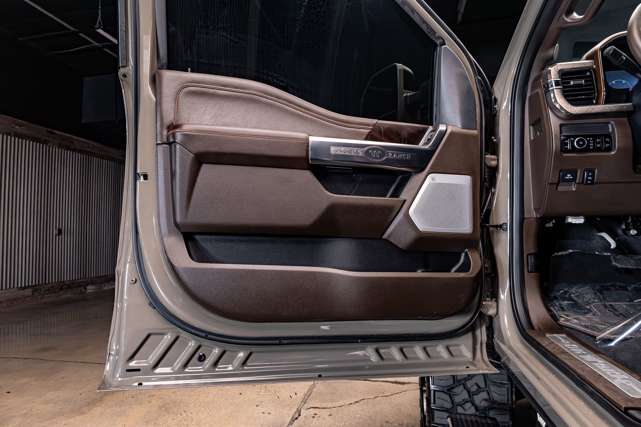 Used 2026 Ford F250 King Ranch w/ Chrome Package image 28